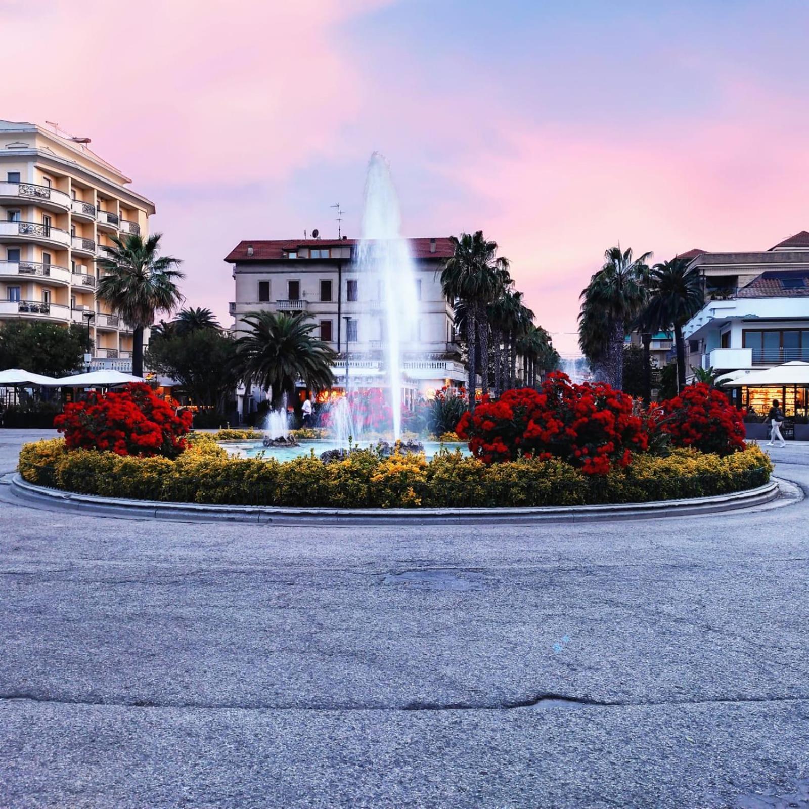 Residenza Sciarra Hotel San Benedetto del Tronto Exterior photo